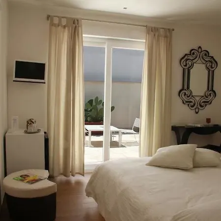 Beauty Bed & Breakfast