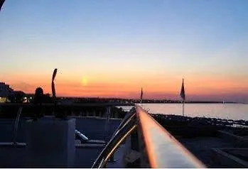 Bed & Breakfast Beauty 4*